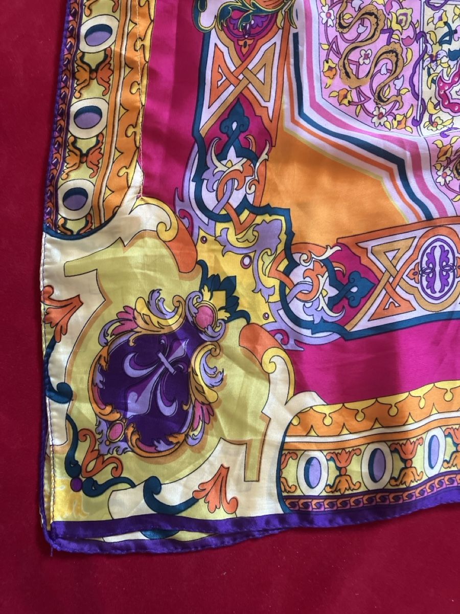 Blusen: Seidentuch /Top Bluse gemustert gross neuwertig – Gebraucht aus Muralto von jac_hkz5 1