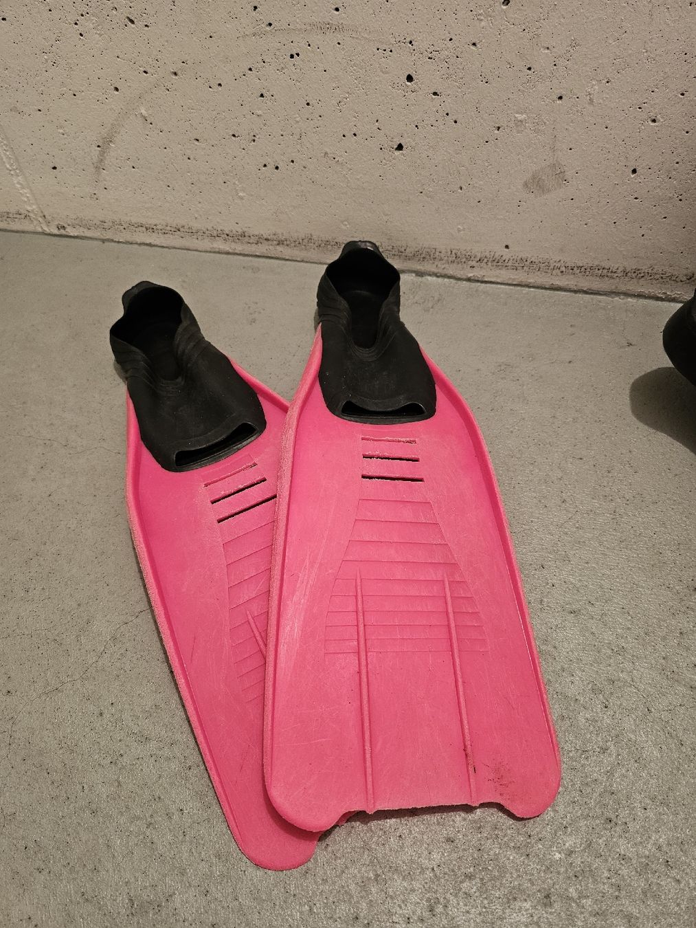Flossen, Masken & Schnorchel: Flossen pink Gr.31 – Gebraucht aus Uetendorf von ste_g8wp