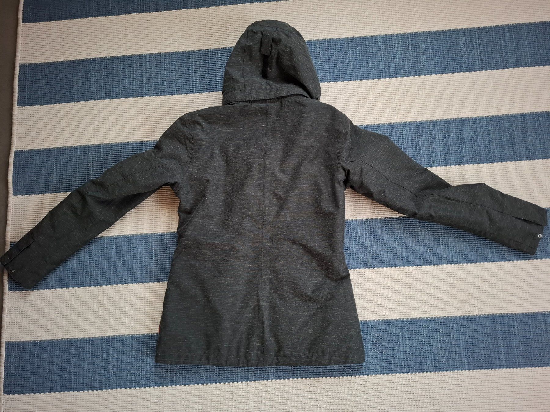 Vaude Jacken: Vaude Jacke anthrazit – Gebraucht aus Utzenstorf von ruby_100 1
