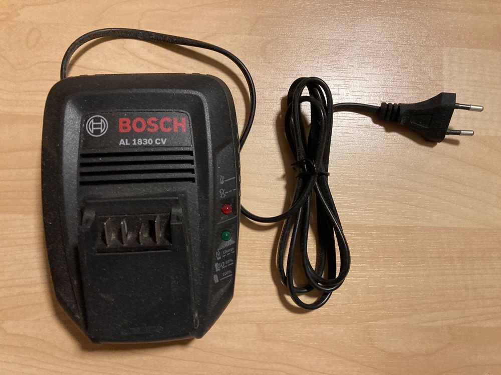 Bosch Chargeur Rapide AL 1830 CV Pour Batteries 14V/18V - 2,5Ah - Temps De Charge 40 Min - Pour Outils De Jardin