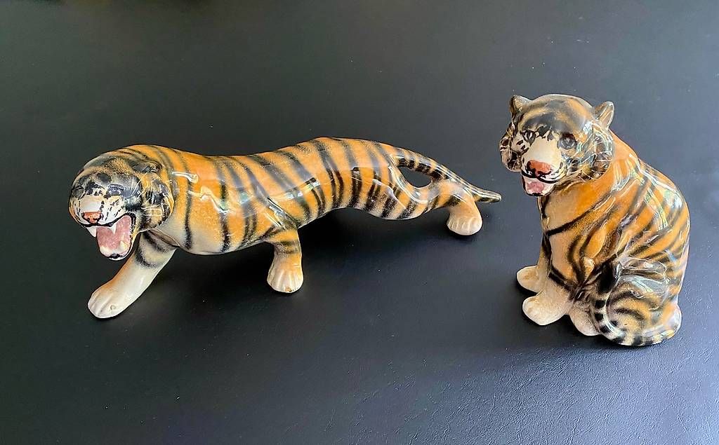 Statuette: 2 Tiger-Figuren aus glasierter Keramik – Usato da Zollikon venduto da LouisArmstrong