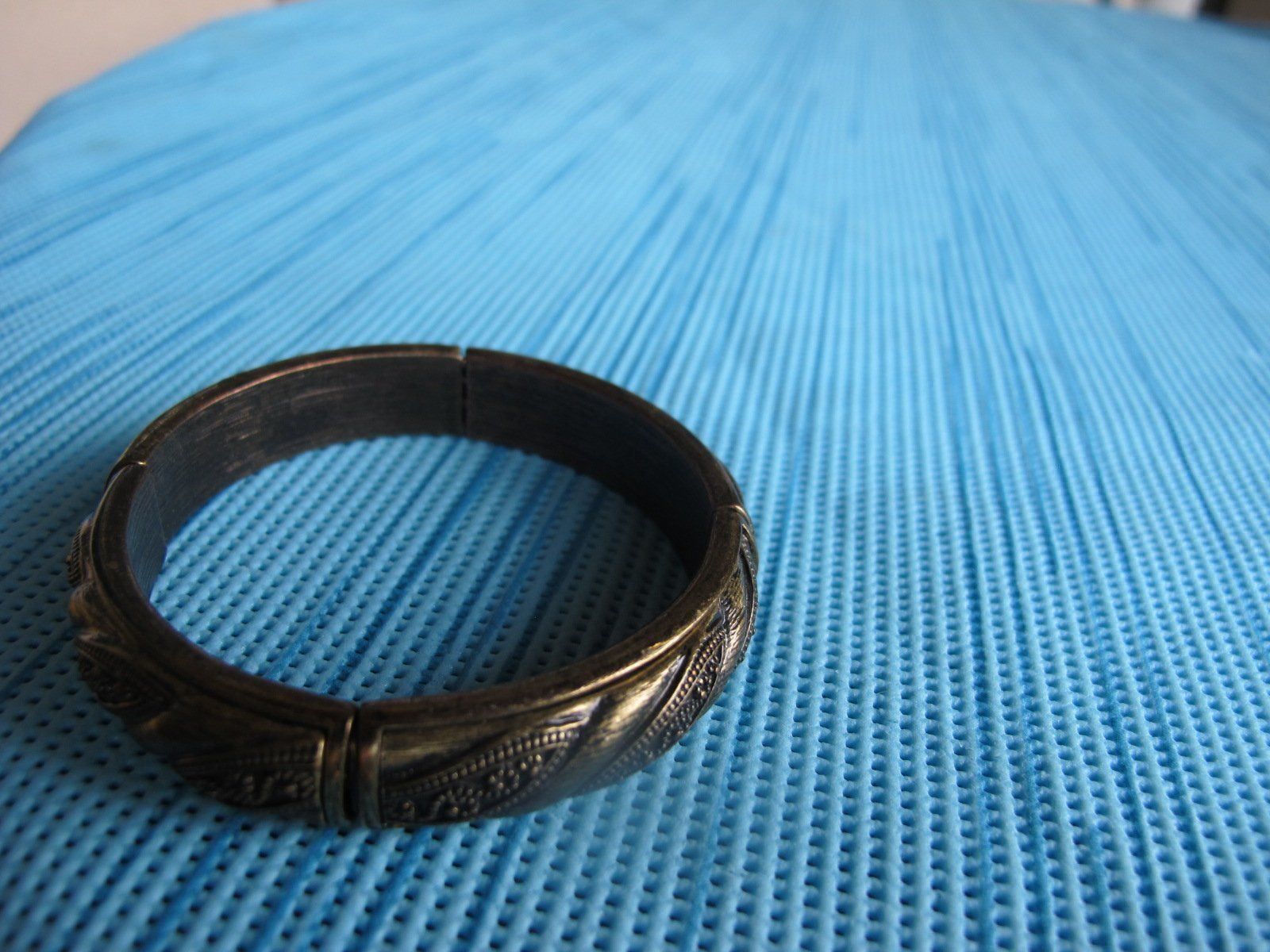 Bracciali & Braccialetti: Alter Armband aus Metall Vintage – Usato da Löhningen venduto da Chimae67 1