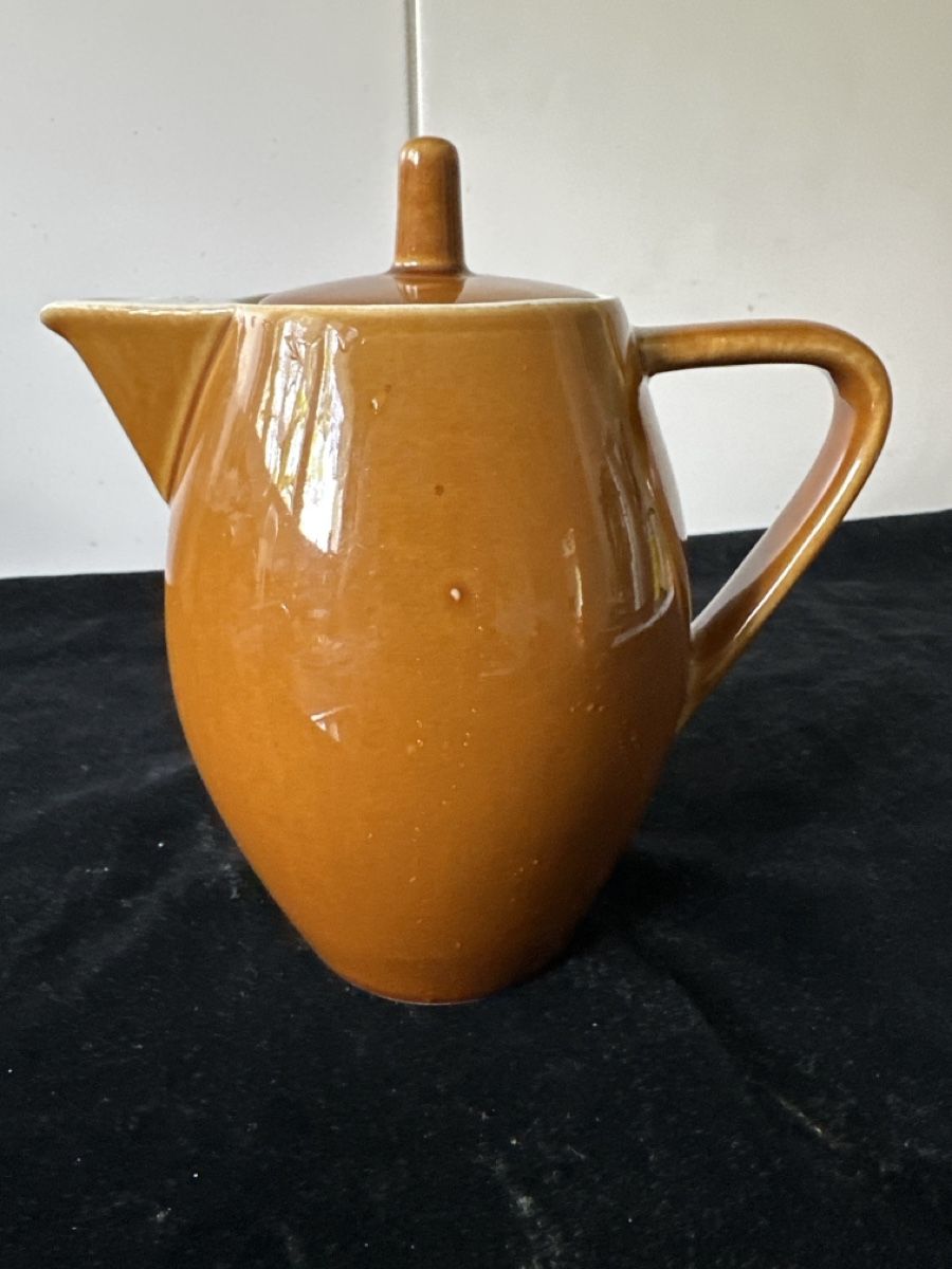 Rössler Caraffe: Brauner Rössler Wasser-Krug mit Deckel. 0,8 Liter – Difettoso da Zürich venduto da Chaeffeler
