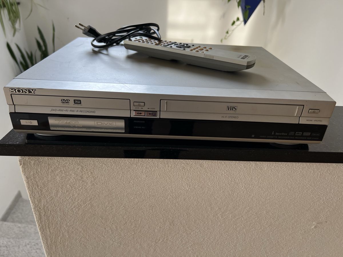 Sony Registratori: SONY DVD & VHS-Videorecorder RDR-VX420 – Usato da Schongau venduto da Retro_Shop