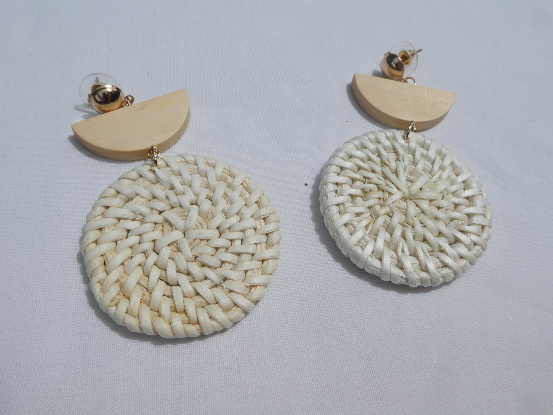 Orecchini pendenti & Orecchini a lobo: Grosse, leichte Rattan-Ohrstecker im Boho Style / NEU – Nuovo (secondo la descrizione) da Gattikon venduto da kaandooh 1