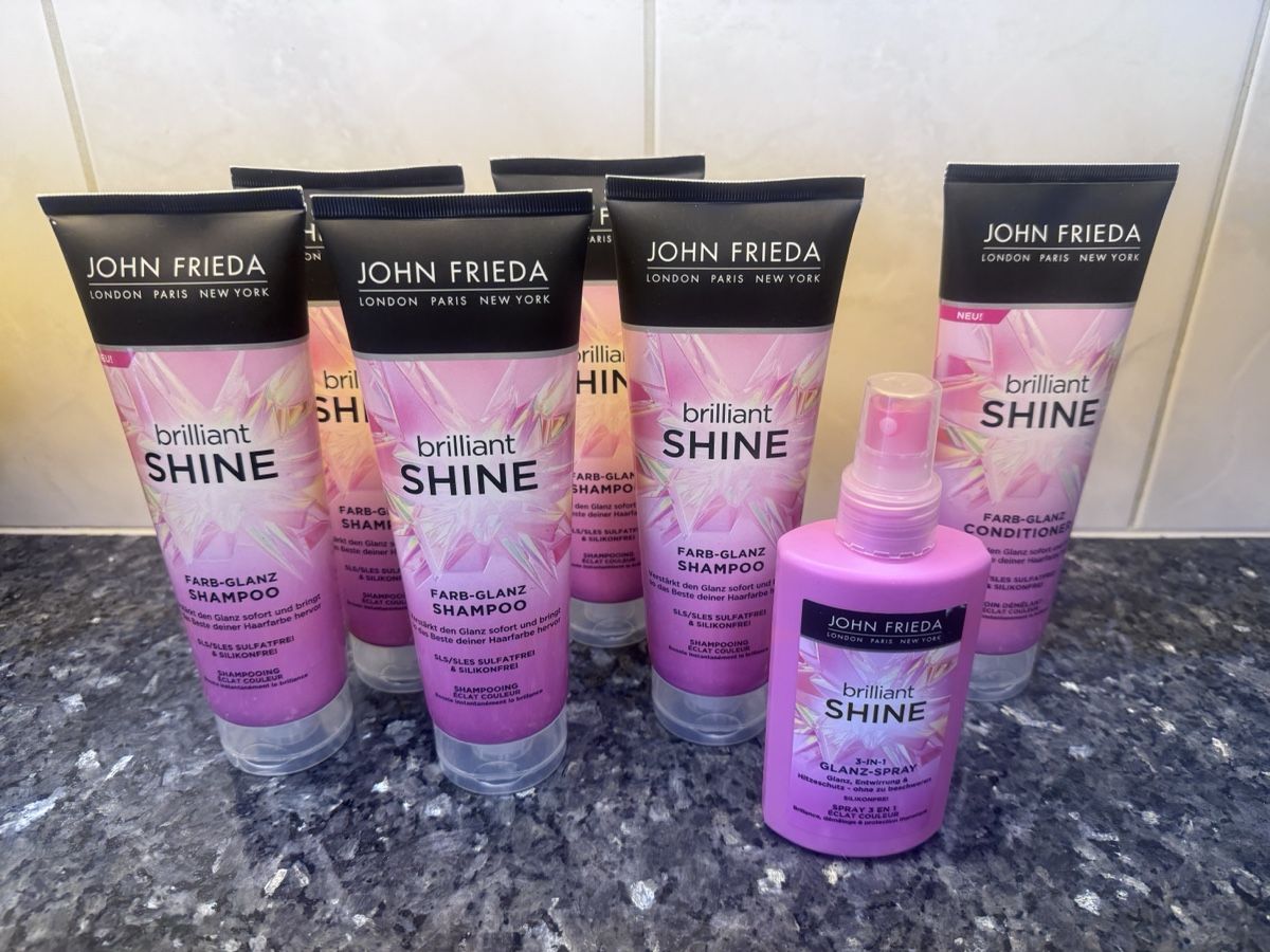 Prodotti per capelli: John Frieda Brilliant Shine Set, Shampoo und Glanzspray – Nuovo e nell'imballaggio originale da Belp venduto da sabadesign