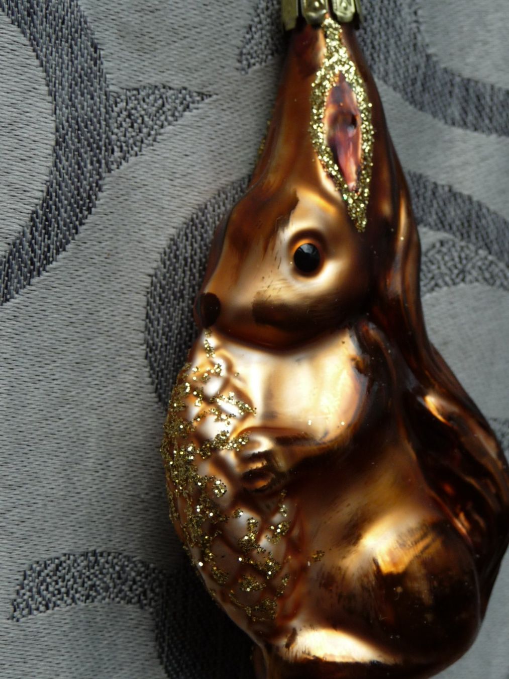Tutte le decorazioni: Eichhörnchen mit Tannzapfen Christbaumschmuck – Nuovo e nell'imballaggio originale da Alpnach Dorf venduto da marvo 1