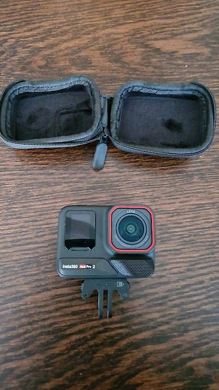 Insta360 Action Cam: Insta360 AcePro 2 mit Zubehör – Usato da Gipf-Oberfrick venduto da Zimbi