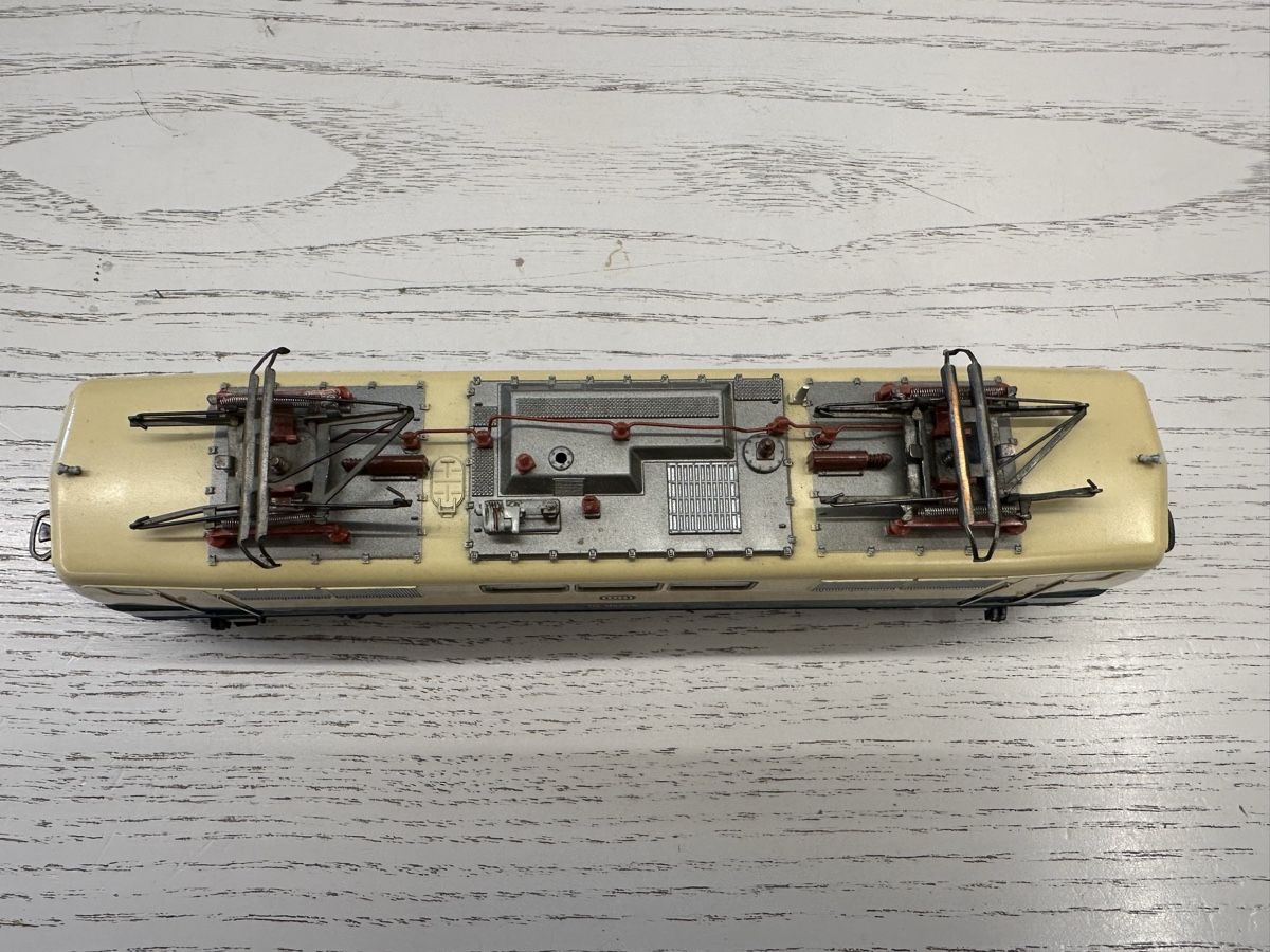 Märklin Modelleisenbahnen: Märklin 3042 DB BR 111 – Gebraucht aus Lupsingen von New-Haven 4