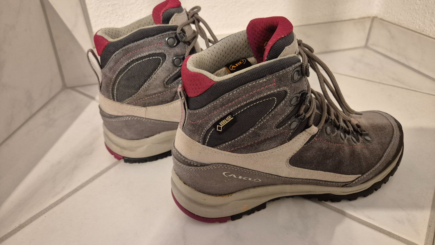 Aku Scarpe da donna: AKU Wanderschuhe Grösse 38 – Usato da Ossingen venduto da Cstrauss68 1