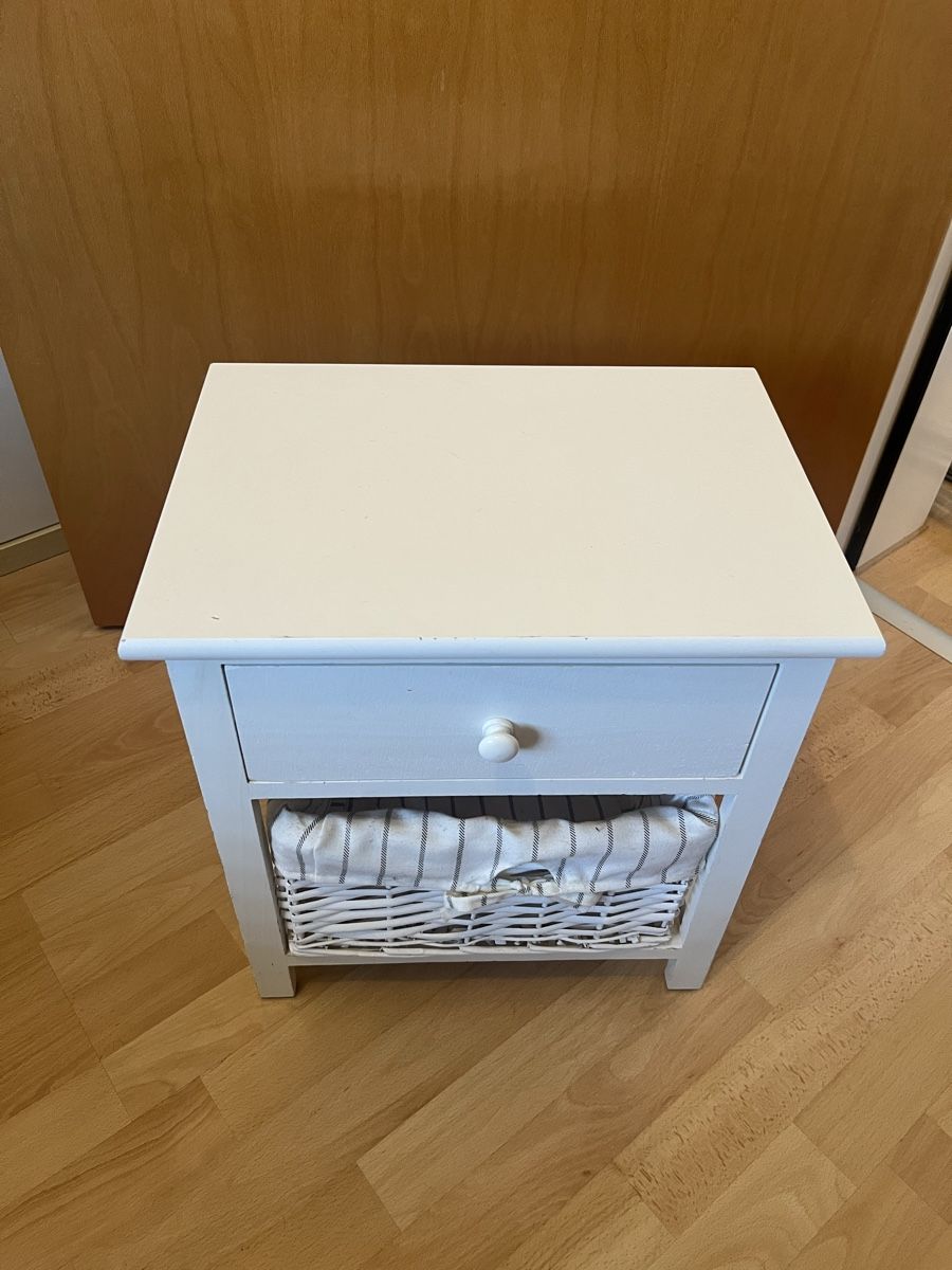 Nachttische: white bedside table – Gebraucht aus Oberohringen von lil_yly6 1