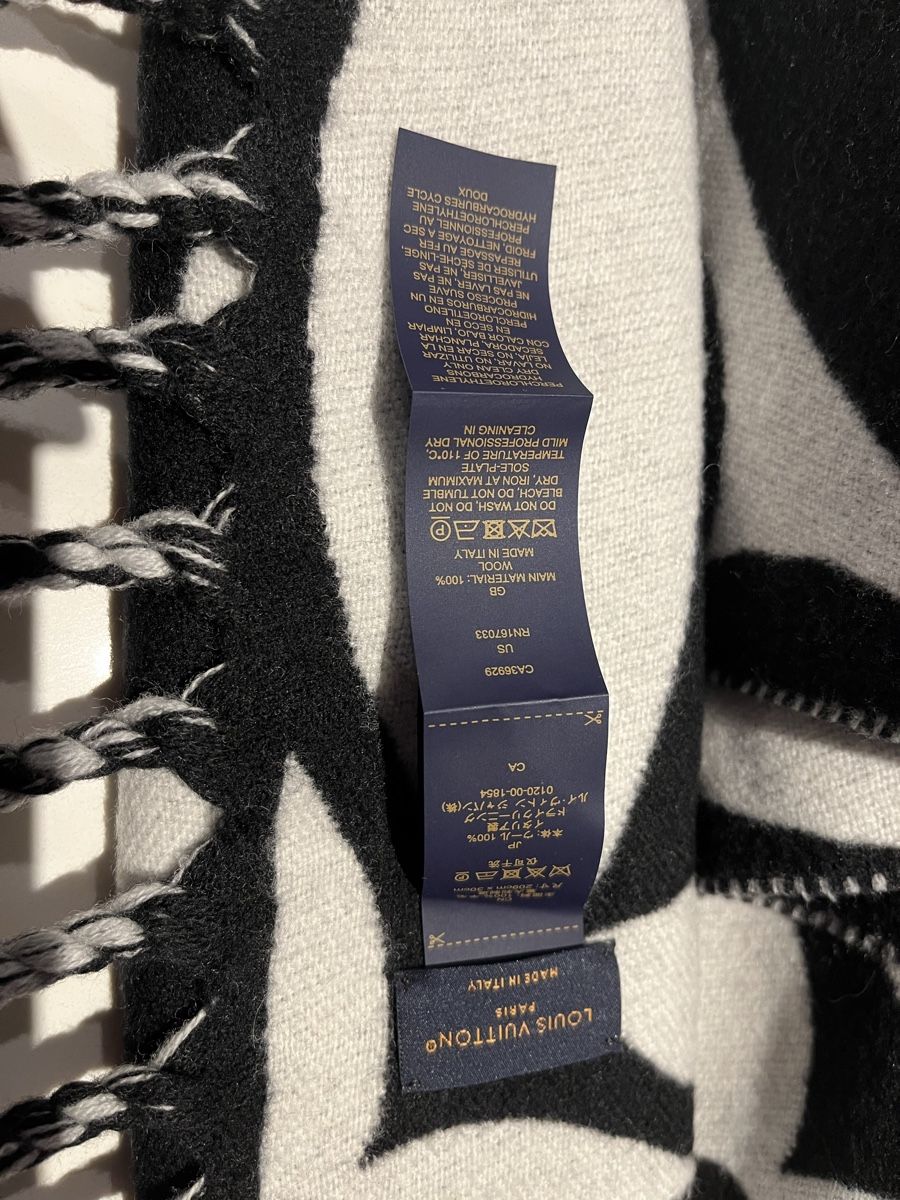 Foulard & Sciarpe: Louis Vuitton Medallion Schal schwarz/weiss – Nuovo (secondo la descrizione) da mellingen venduto da Shamo90 4