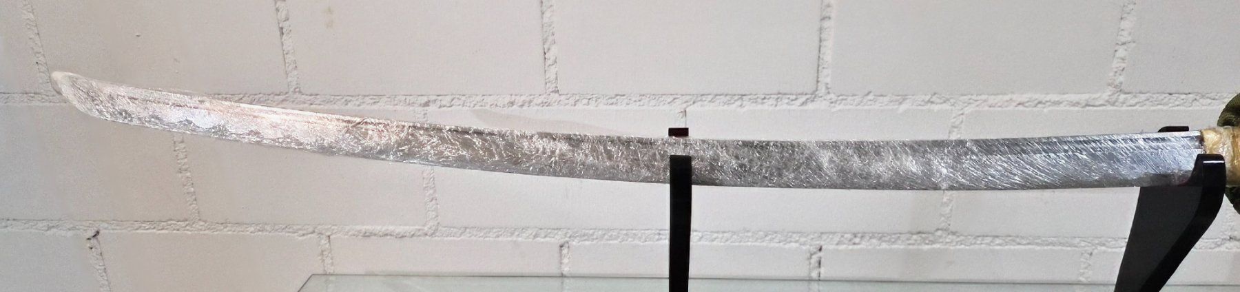 Internationale Kunst: Samuraischwert mit lackiertem Holzständer – Neu (gemäss Beschreibung) aus Wil SG von san_tpd2 3