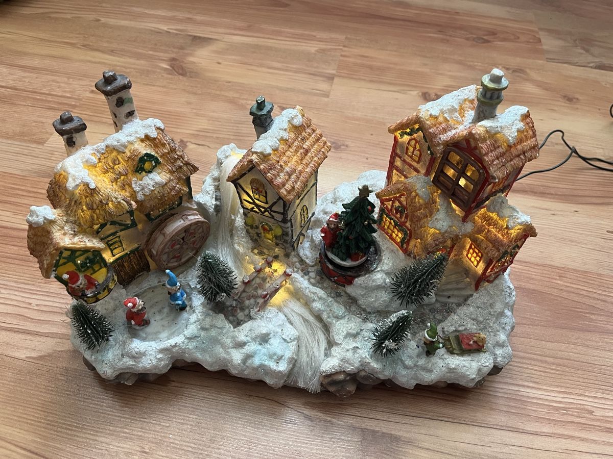 Tutte le decorazioni: Beleuchtetes Dorf – Usato da Schaffhausen venduto da MotoSH 6