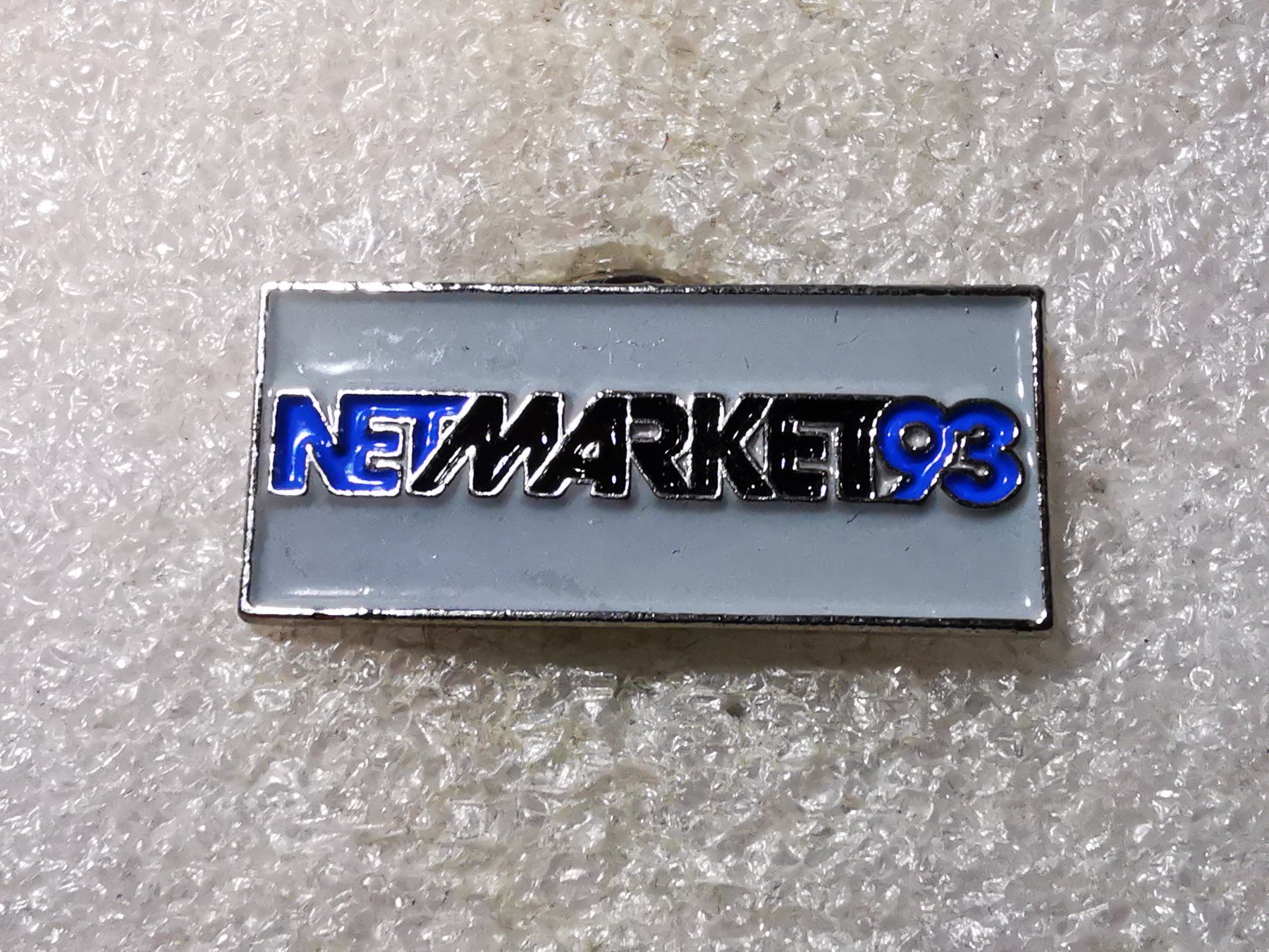 Placchette & Badge: Ansteckpin 78: Netmarket 93 – Usato da Oppligen venduto da Pin-Fall-Shop