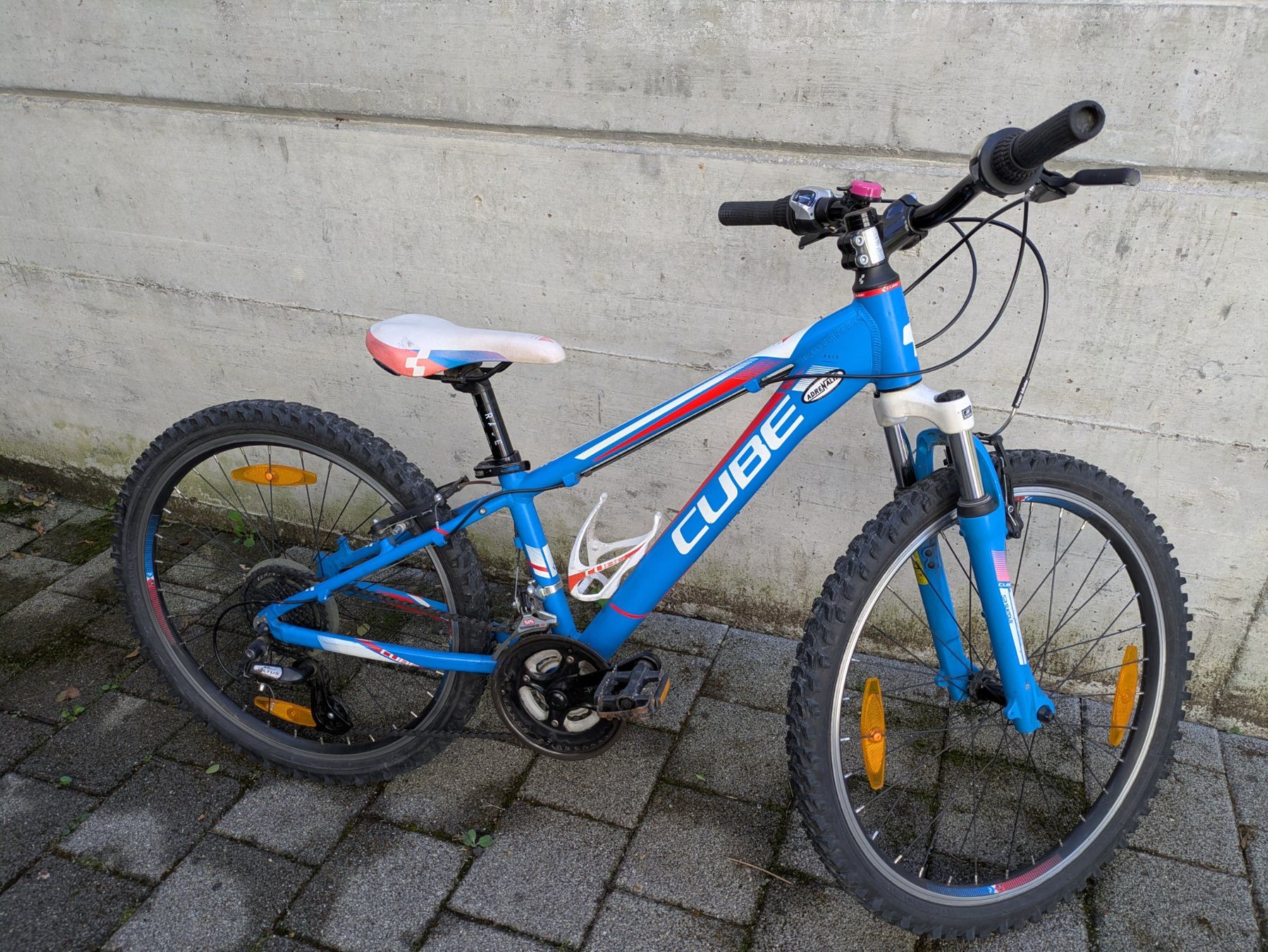 Cube Biciclette: Cube Kid 240 blue' n'white' n' flashred 24'' – Usato da Kriens venduto da jaku 1