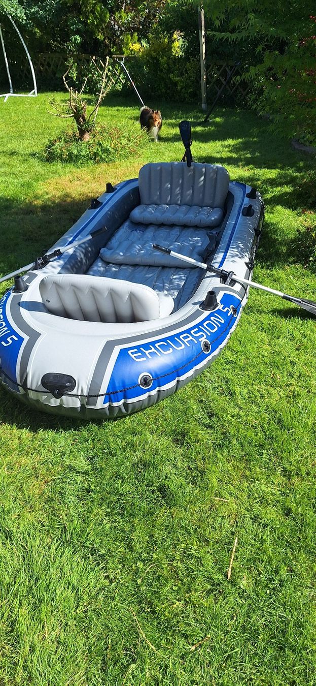 Boote: Schlauchboot Set mit Paddel und Motor – Gebraucht aus Walliswil-Nbipp von Lord_Azrael