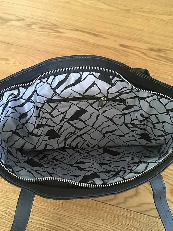 Borse da donna: schwarze Handtasche aus echtem Rinderleder – Usato da Rebstein venduto da Dom-Grab_83 2