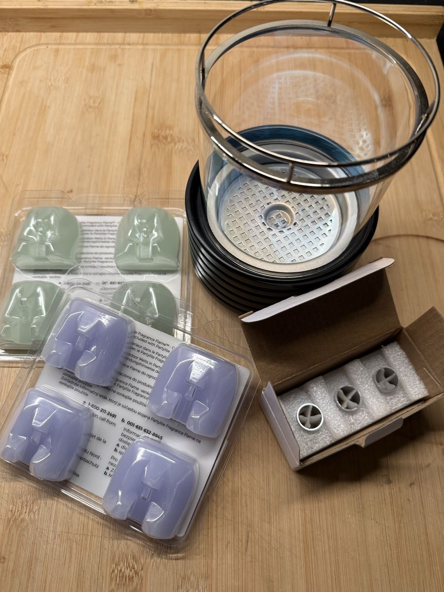 Partylite Candele: PartyLite Mini Fragrance Flame Diffuseur Parfumé Verre Noir  – Nuovo (secondo la descrizione) da Lausanne venduto da Doudoutze 6