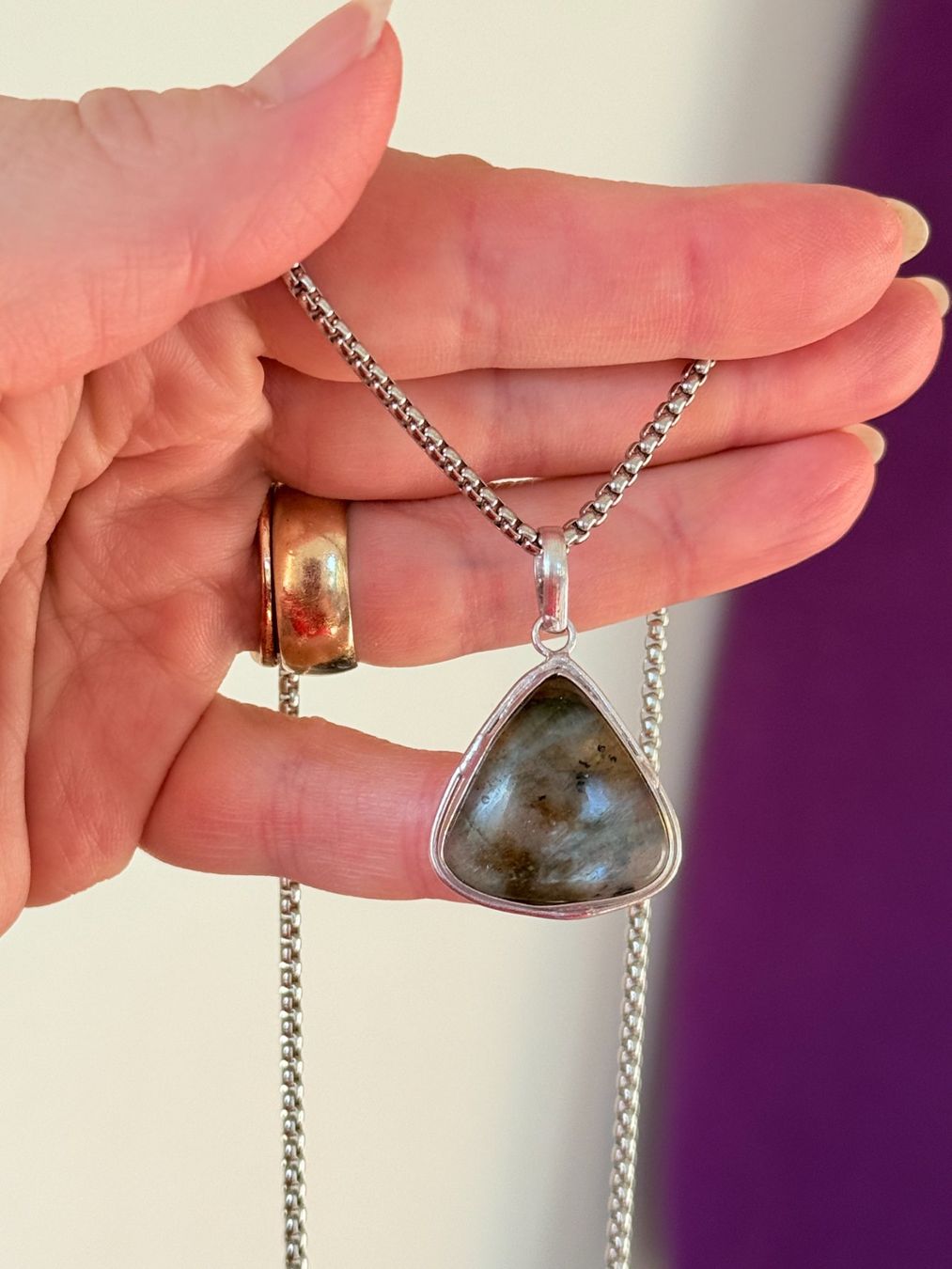 Catenine: Collier avec pendentif en labradorite naturelle – Nuovo e nell'imballaggio originale da Genève venduto da AGBERG 1