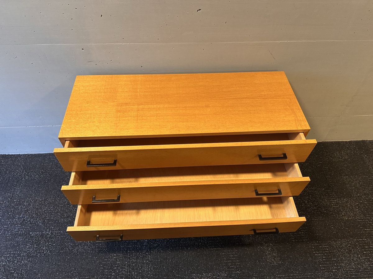 Cassettiere: Mid Century Modern Kommode, Sideboard mit 3 Schubladen. Top – Usato da Lustmühle venduto da Belair1955 4