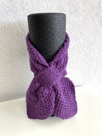 Halstuch / Schal 100% Merinowolle mit Schlüsselloch-Technik
