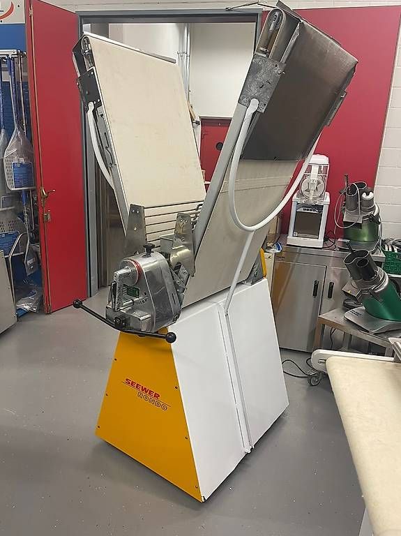 Tutte le macchine:  Seewer Rondo Ausrollmaschine  – Usato da Brugg AG venduto da lali88
