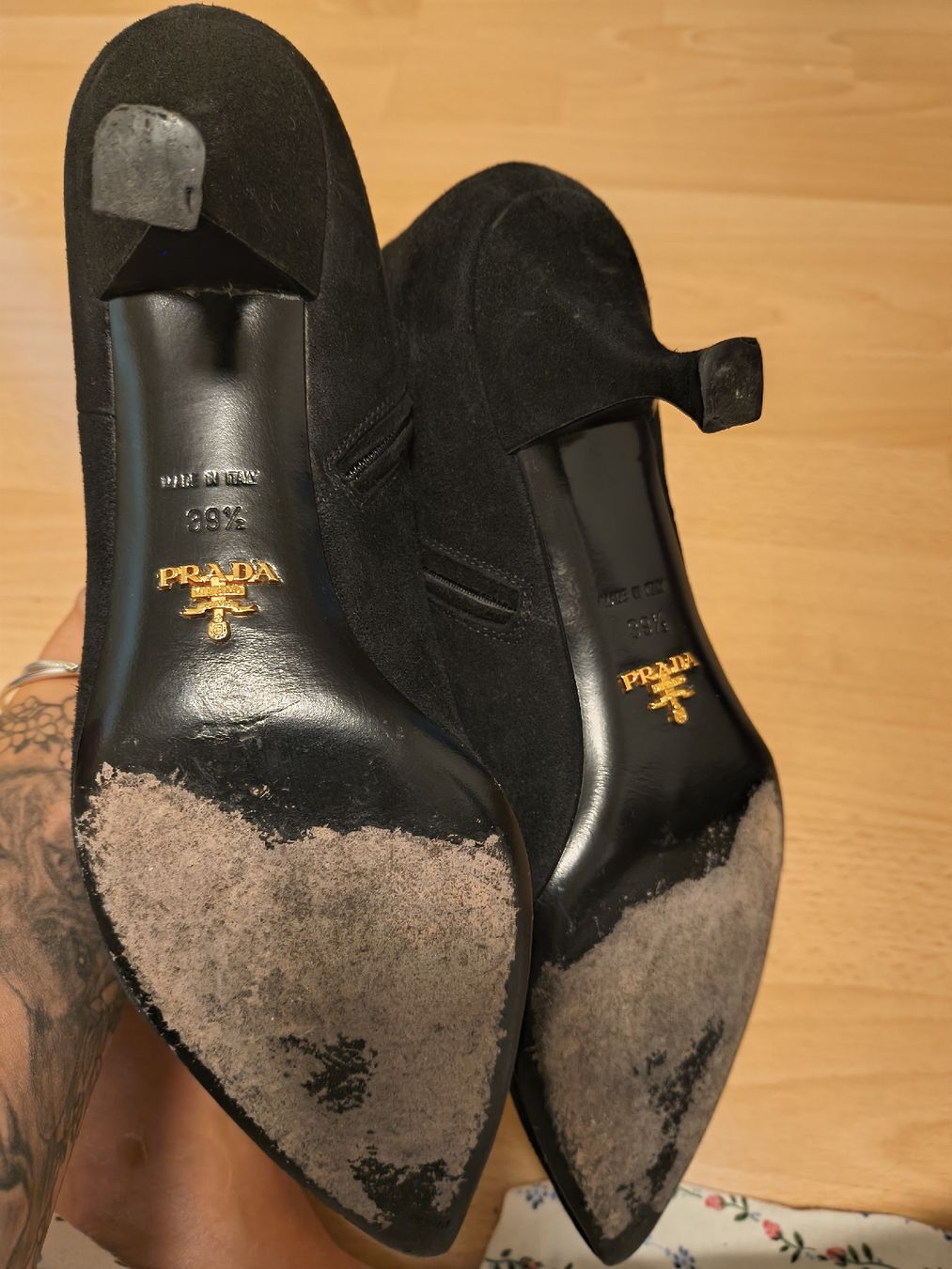 Prada Chaussures femmes: Prada Stiefeletten aus Wildleder – D'occasion à Zürich par laribuechel 3