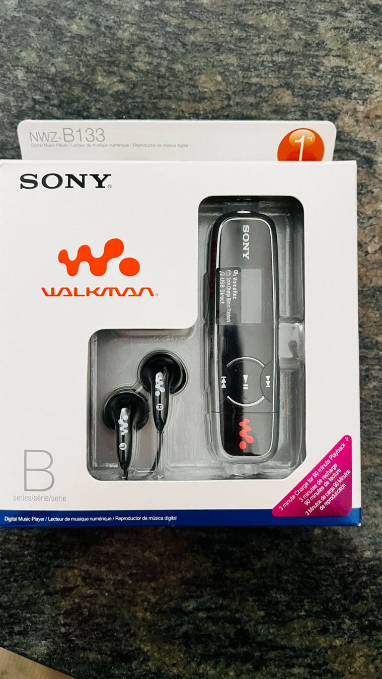 Lettore multimediale portatile: sony walkman Serie B – Nuovo e nell'imballaggio originale da Ehrendingen venduto da Moeoesli
