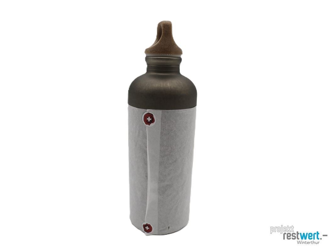 Sigg Trinkflaschen & Thermosflaschen: SIGG Traveller MyPlanet Plain Trinkflasche braun – Gebraucht aus Winterthur von Restwert_Winterthur