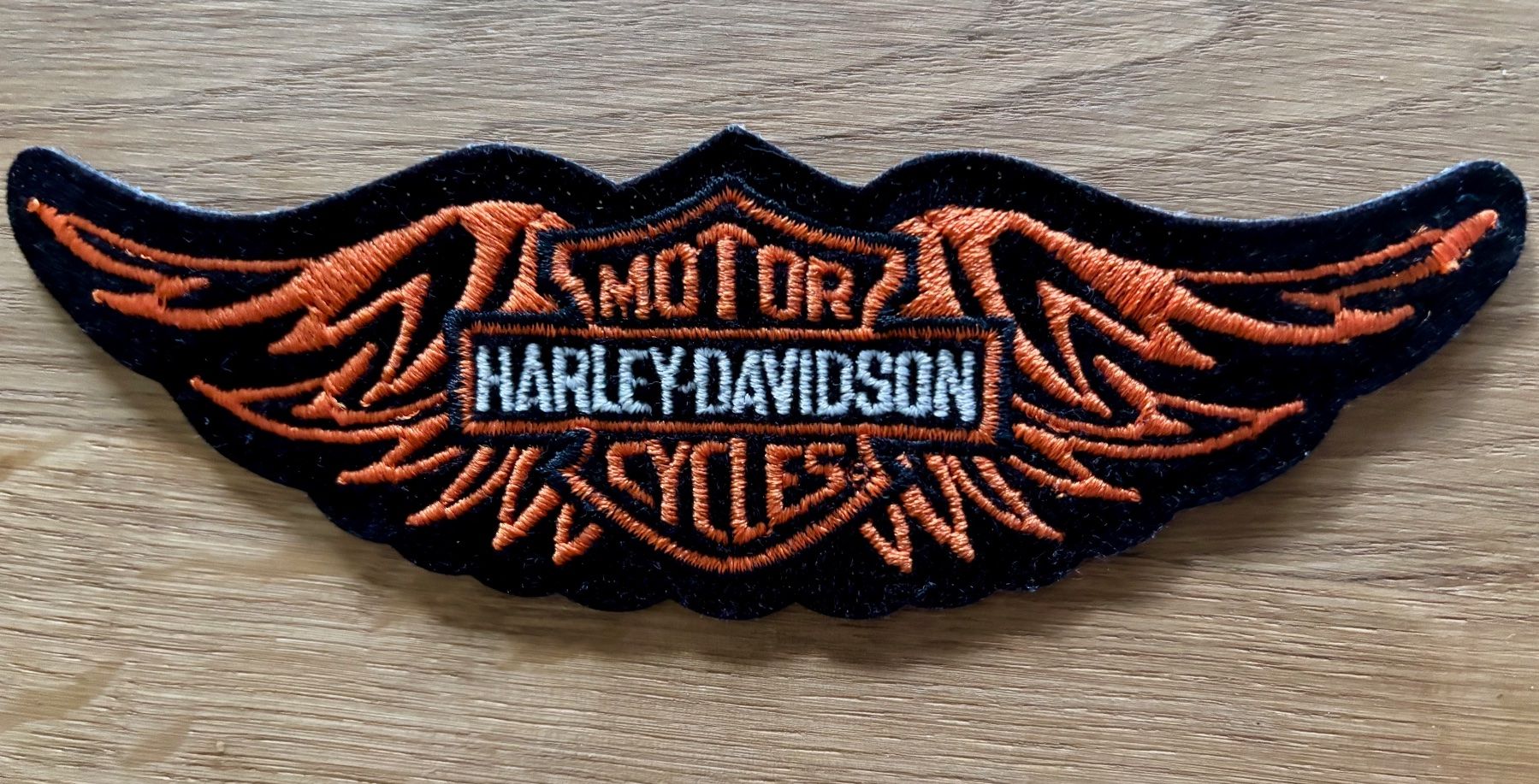 Harley-Davidson Toppe: Écusson Harley-Davidson motor, neuf – Nuovo (secondo la descrizione) da Losone venduto da courrier