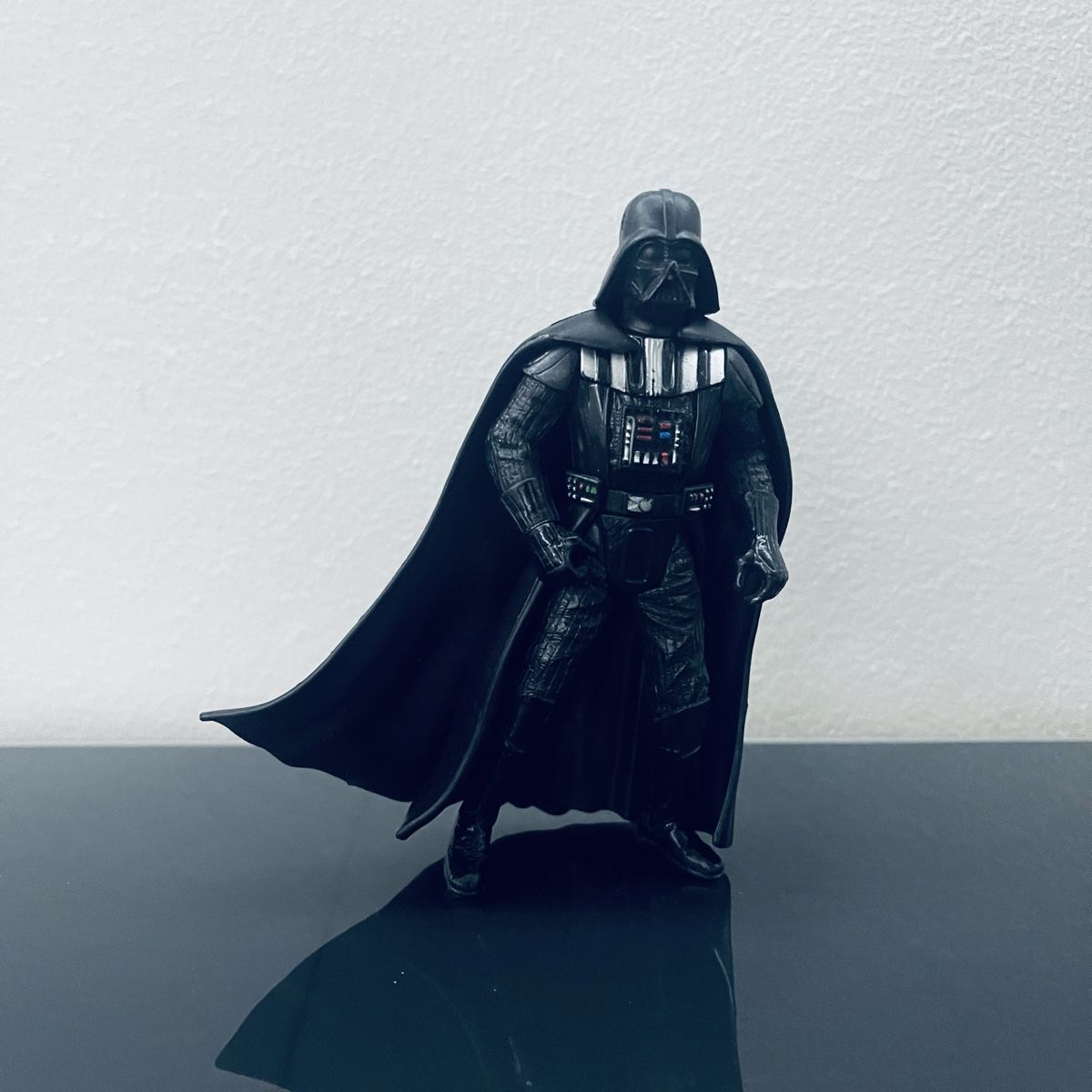 Hasbro Statuette: Hasbro Star Wars Darth Vader Actionfigur – Usato da Reinach BL venduto da Graphix 2