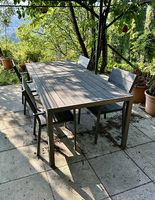 Tavolo e sedie da giardino