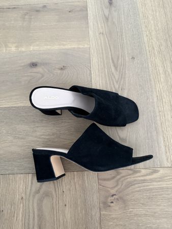ALDO Pantoletten / Sandalen Wildleder, schwarz Gr. 39