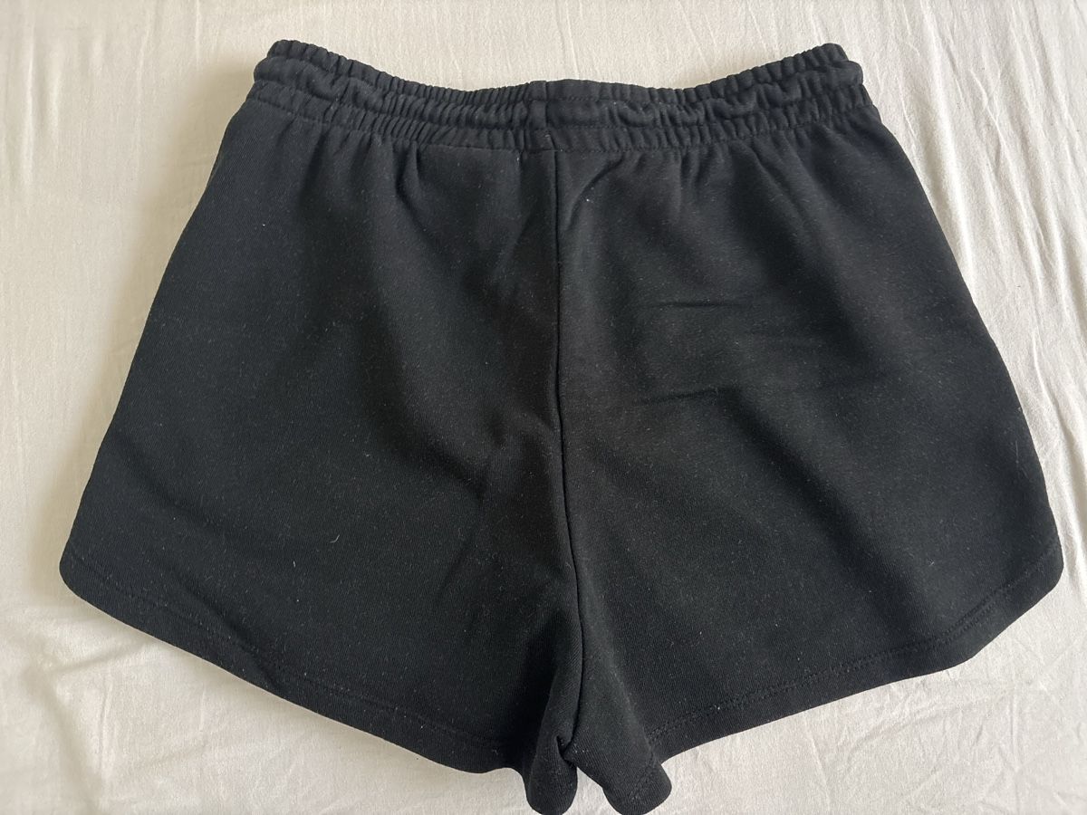 H&M Pantaloni: Shorts H&M S – Usato da Zürich venduto da leonie.vera 3