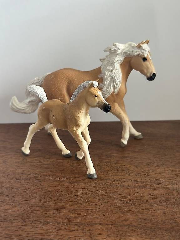 Jouets: Schleich Fohlen Set – D'occasion à Wangen b. Olten par xenia014 1