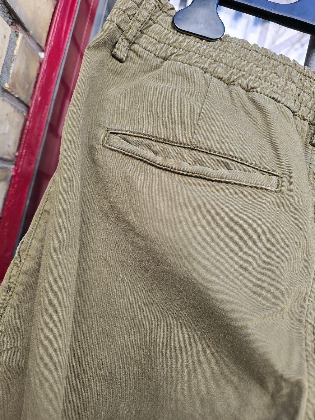 Drykorn Hosen: Kleidung: Hose olive/DRYKORN, Gr. 28 – Gebraucht aus Romanshorn von Rachacha 7