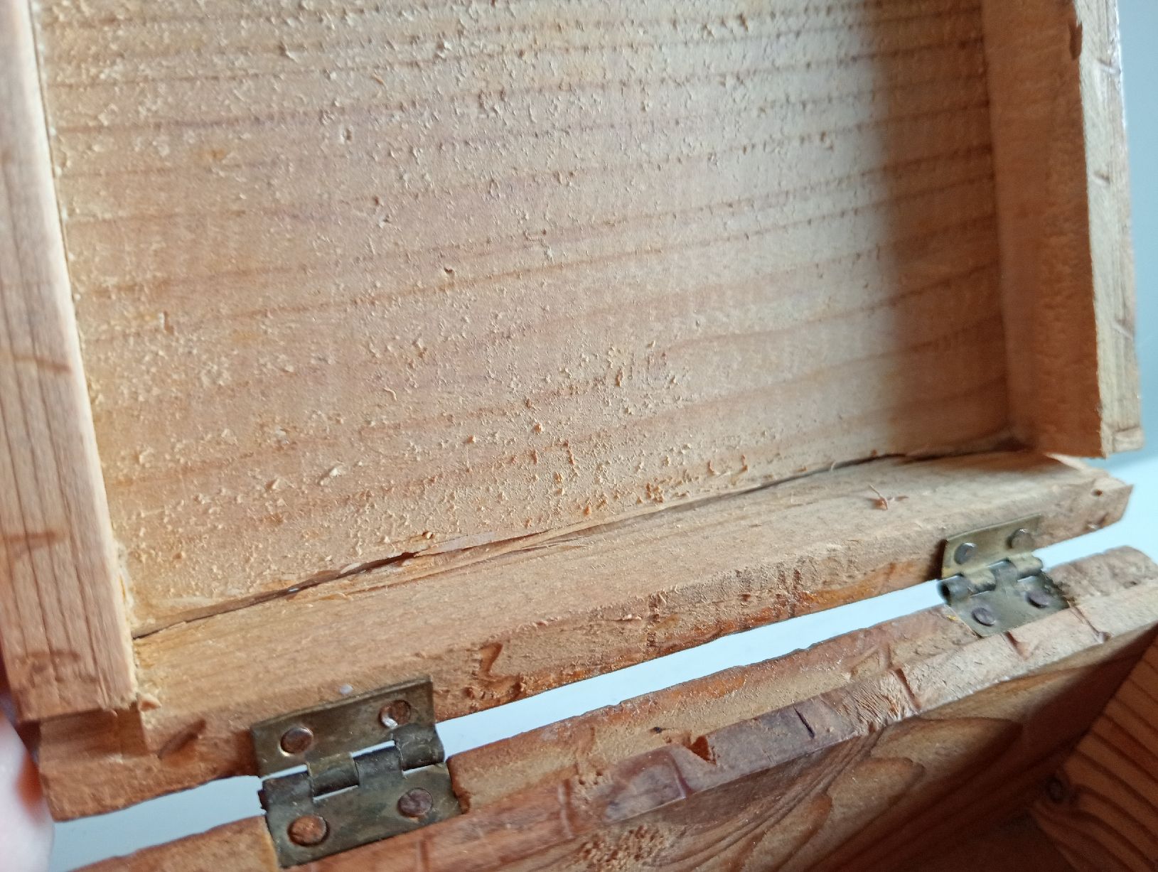 Portagioie: Holzkästchen mit Rosenmuster - Handgeschnitzt Vintage – Usato da Allschwil venduto da Evgeniia78 7