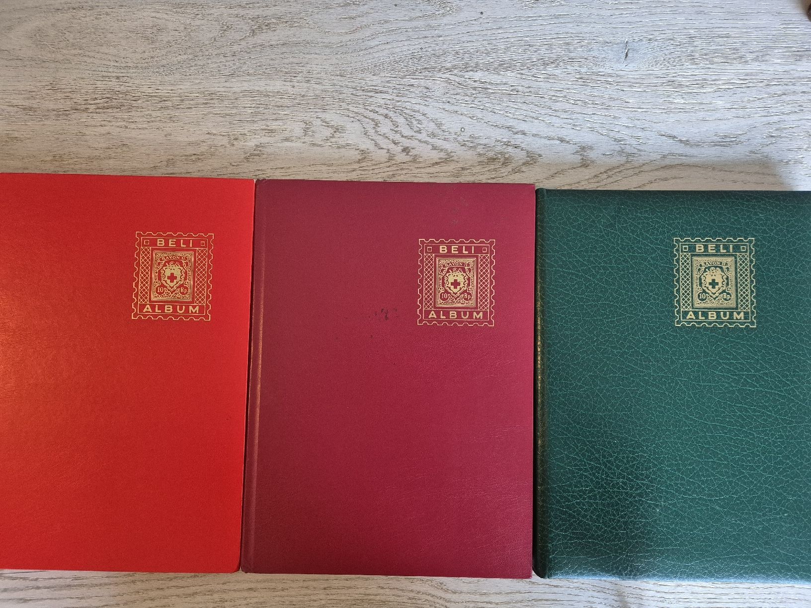 Tutti i francobolli: 3 Briefmarkenalben + div. Einzelmarken CH/Int. – Usato da Adliswil venduto da Stardust11