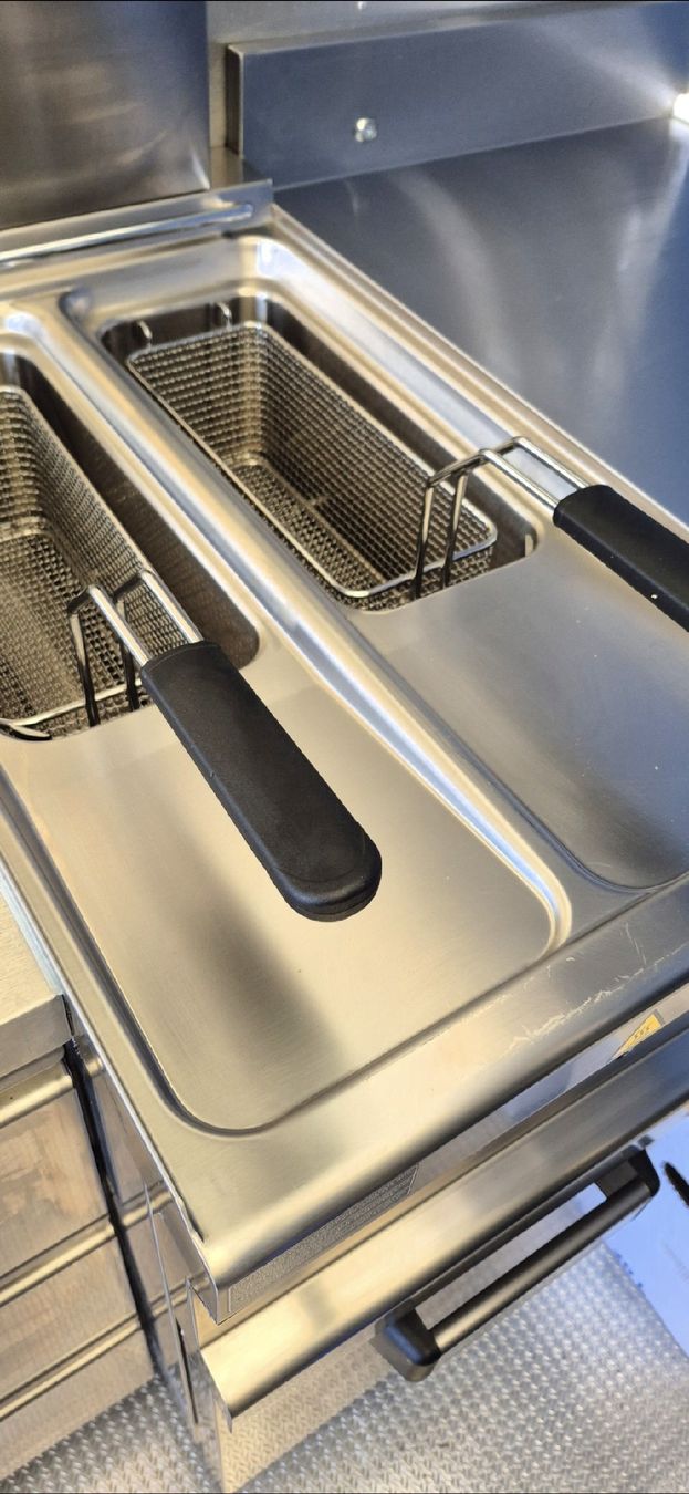 Renault Veicoli commerciali: Foodtruck – Usato da Horw venduto da holiday09 3