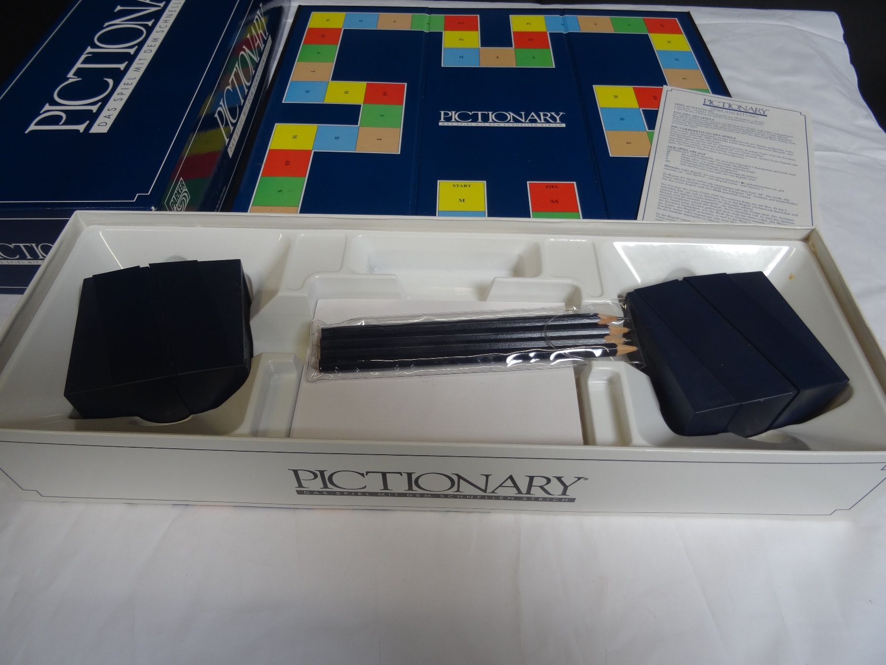 Giochi: PICTIONARY – Nuovo e nell'imballaggio originale da Brügg BE venduto da fundus2 3