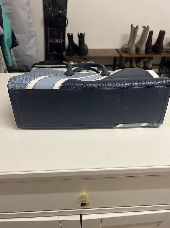 Michael Kors Borse da donna: Michael Kors Tasche Neu – Nuovo (secondo la descrizione) da Oetwil am See venduto da leu_w8pb 2