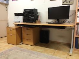 Profi-Schreibtisch inklusive 2 Unterstell-Korpusse