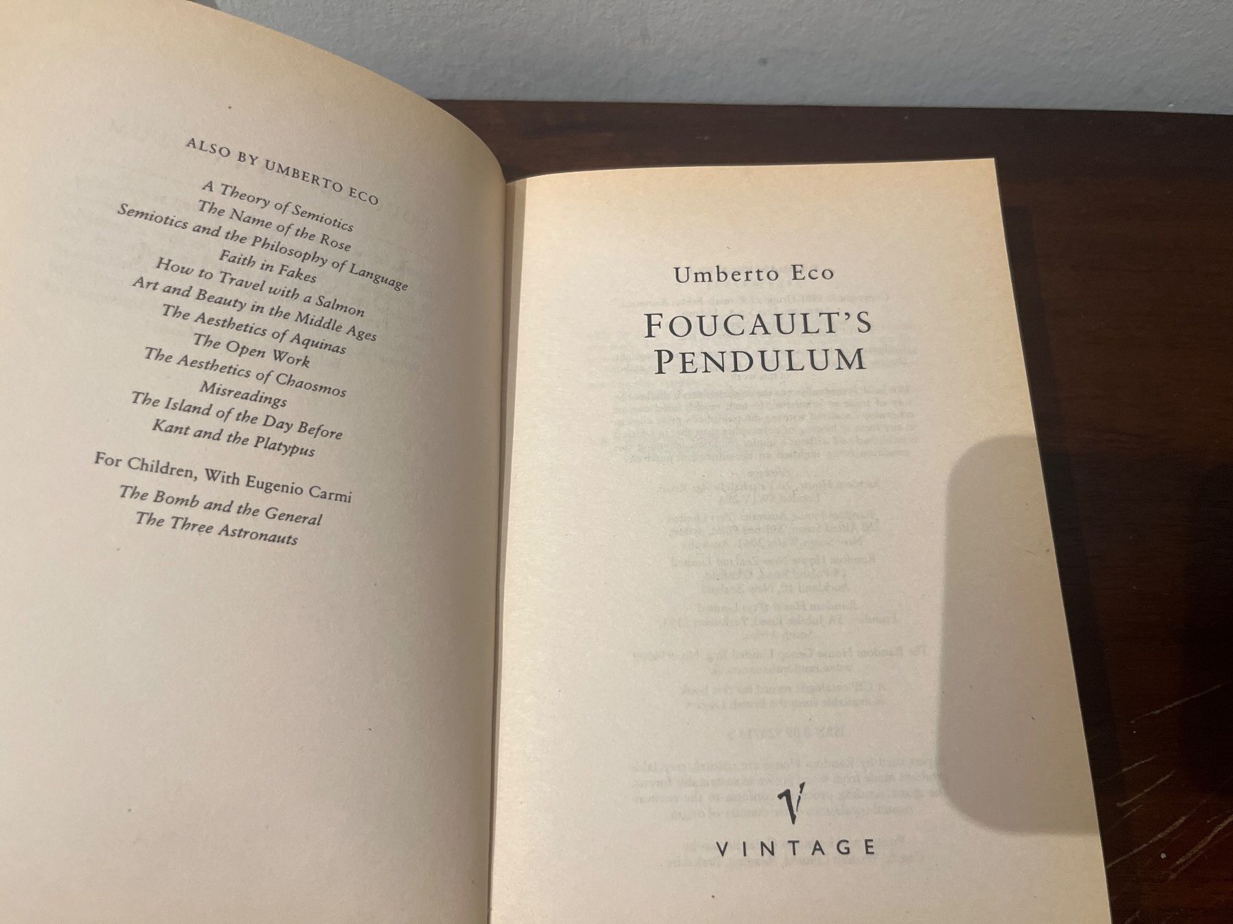 Libri: Buch - Umberto Eco, "Foucault's Pendulum", Englisch – Usato da Luzern venduto da Jiggy_8898 4