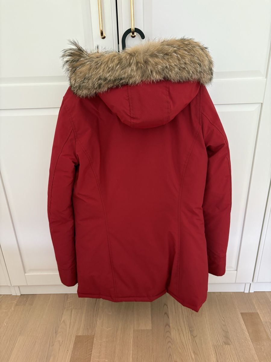 Woolrich Giacche: Woolrich Damenjacke Rot Grösse XS – Usato da Allschwil venduto da RamonaG93 1