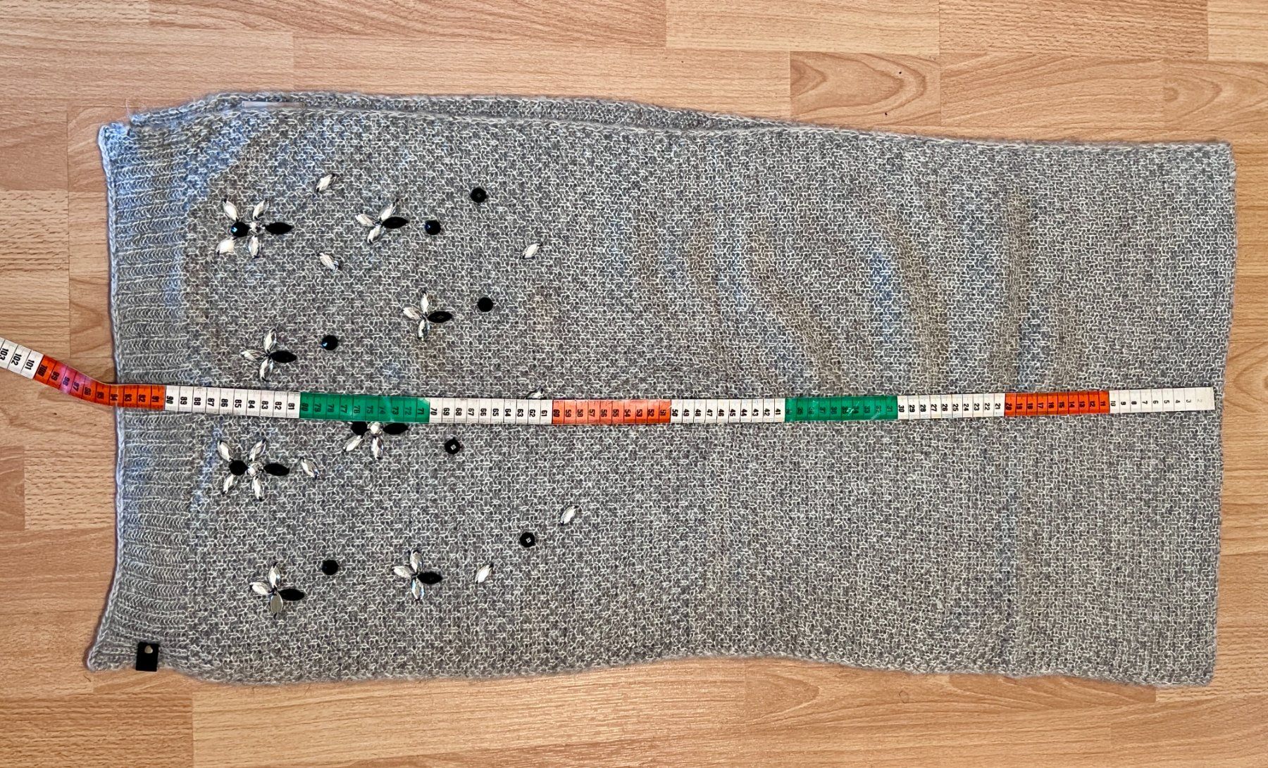 Codello Foulard & Sciarpe: NEU - Codello Schal & Mütze Set grau mit Schmucksteinen – Nuovo (secondo la descrizione) da Zürich venduto da Herzblatt99 7