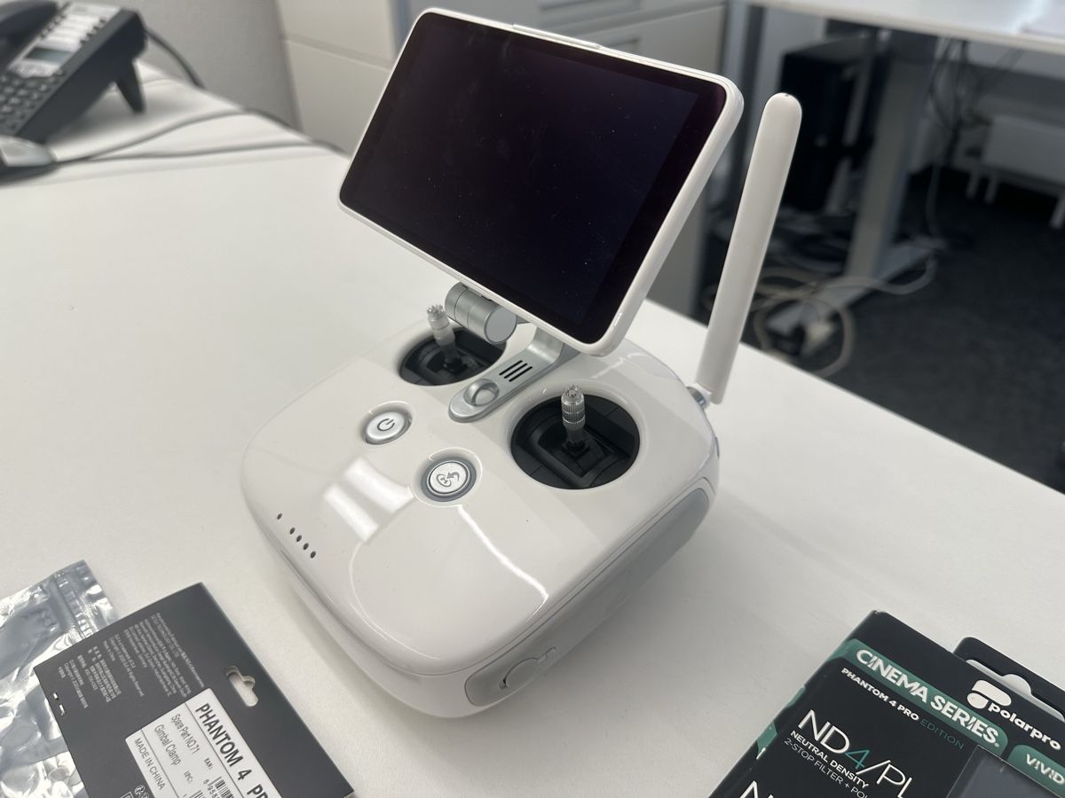 DJI RC Modellbau: DJI Phantom 4 Pro Zubehör-Set mit Controller, Akkus, Propell – Gebraucht aus Möriken AG von Faiver 2