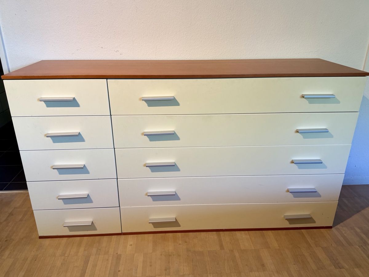Cassettiere: Grosse Kommode weiss mit Kirschholz-Furnier – Usato da Zürich venduto da hansUeli99 1