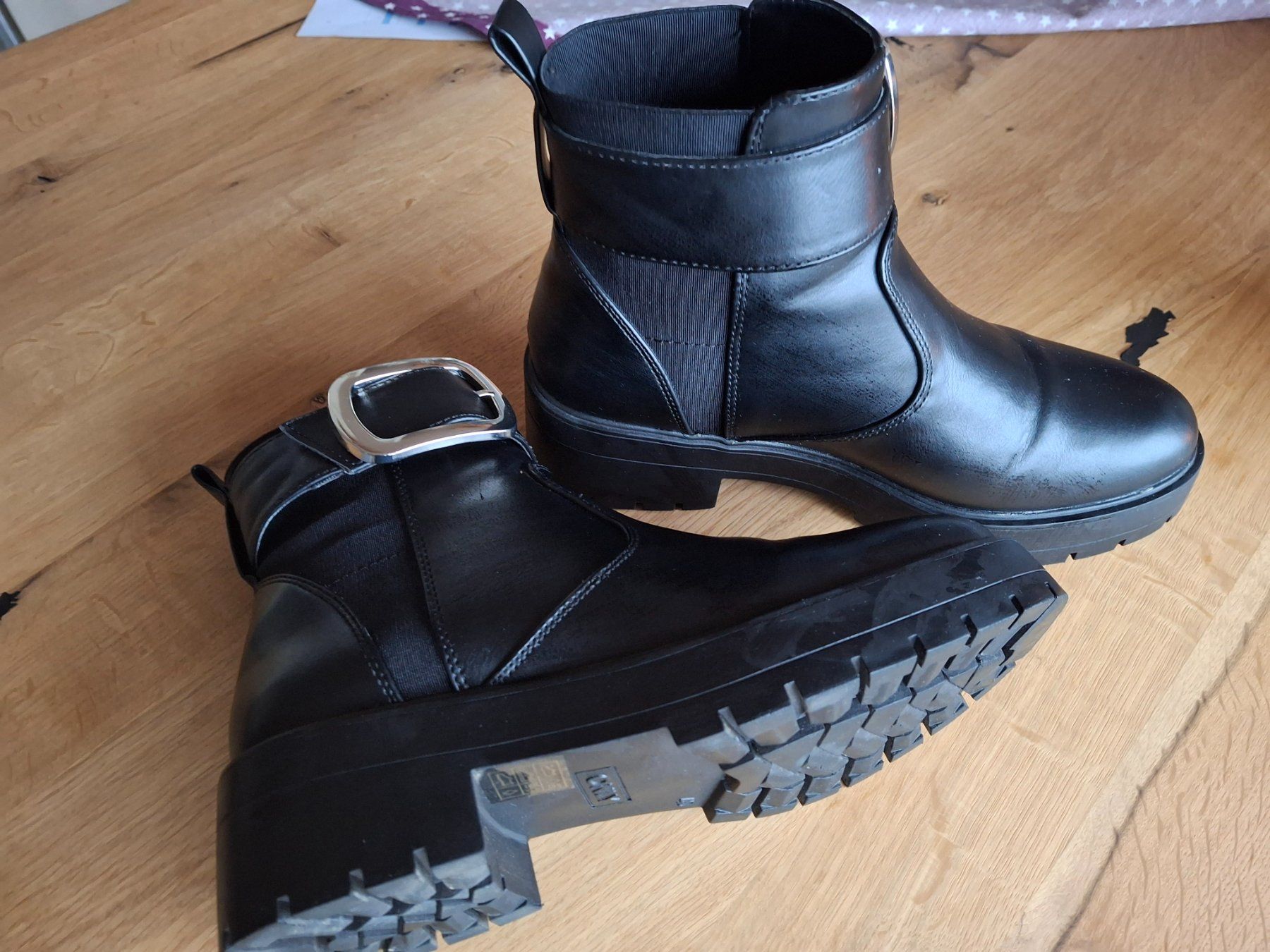 Scarpe da donna: Schöne schwarze Boots gr.40 – Usato da Sigriswil venduto da Aline_87 2