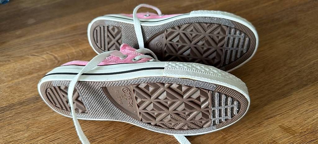 Scarpe per ragazze: Converse All Star Kidz Pink Gr. 33,5 – Usato da Zürich venduto da MissSmurfette 1